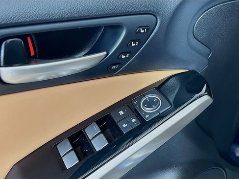 Used 2018 Lexus IS 300 AWD w/ Comfort Package image 19