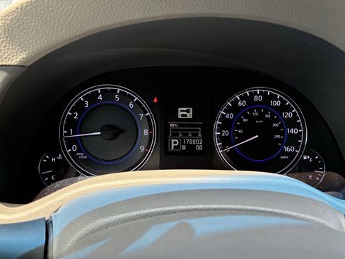 Used 2010 INFINITI G37 x Sedan w/ Premium Pkg AWD/4WD image 10
