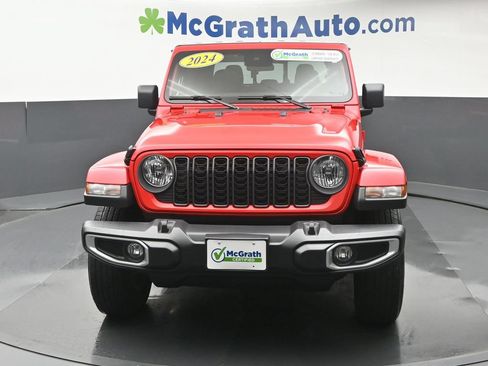 Used 2024 Jeep Gladiator Sport AWD/4WD image 6