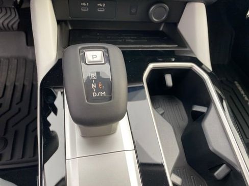 New 2025 Mitsubishi Outlander SE image 30