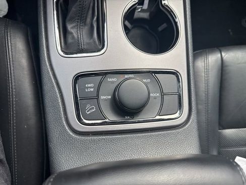 Used 2020 Jeep Grand Cherokee Limited X image 13