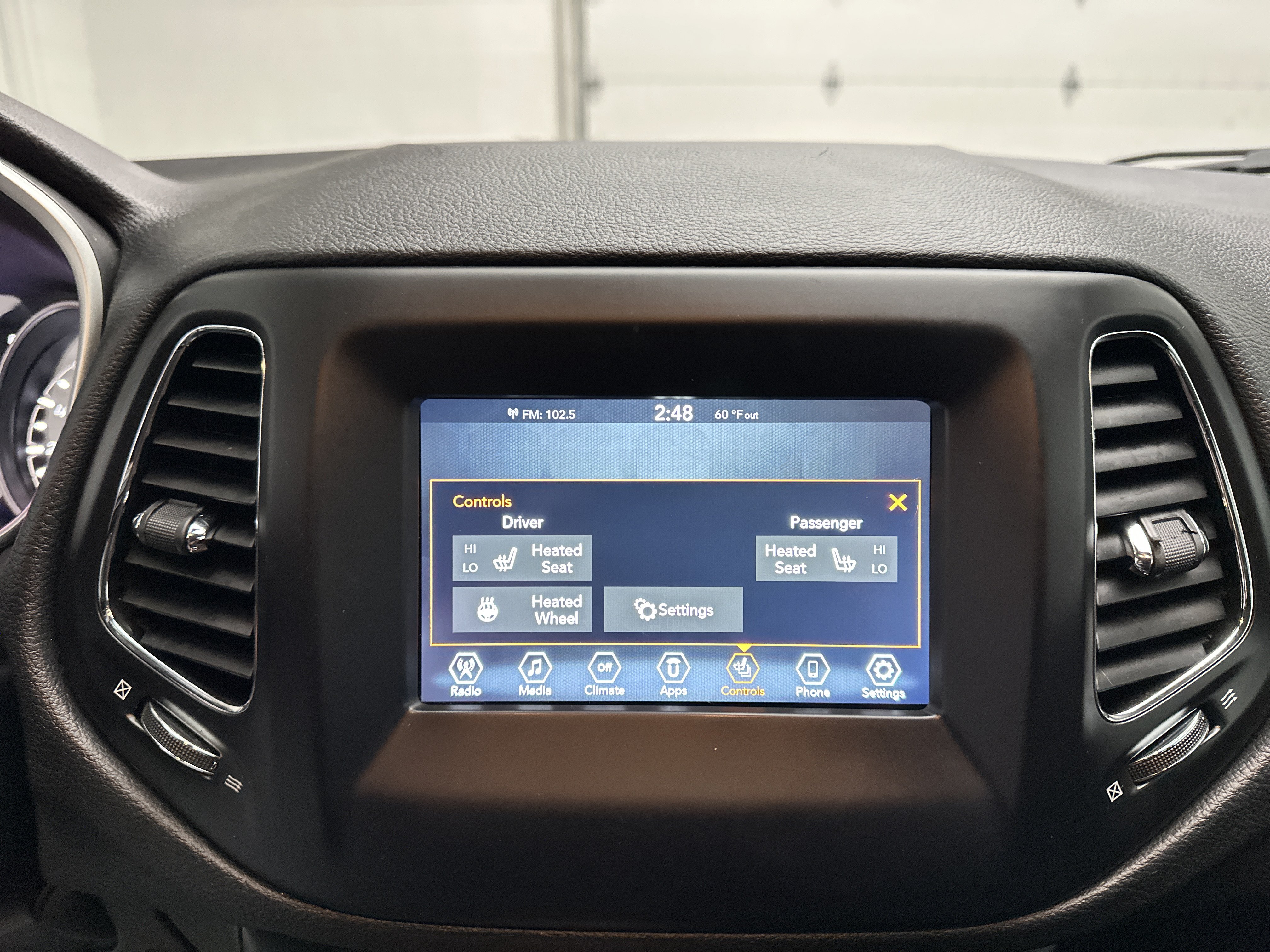 Used 2020 Jeep Compass Latitude w/ Cold Weather Group AWD/4WD image 31