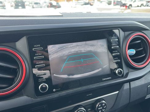 Used 2020 Toyota Tacoma SR image 16