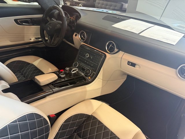 Used 2011 Mercedes-Benz SLS AMG Coupe image 11