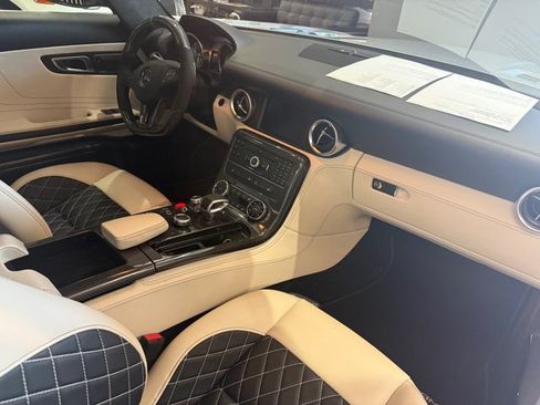Used 2011 Mercedes-Benz SLS AMG Coupe image 11