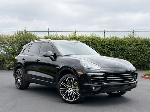 Used 2016 Porsche Cayenne S AWD/4WD image 1