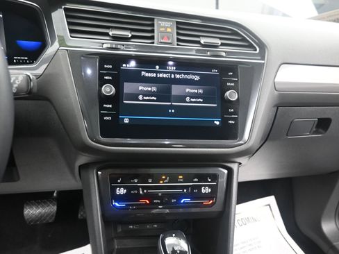 Used 2023 Volkswagen Tiguan SE w/ Panoramic Sunroof Package AWD/4WD image 28