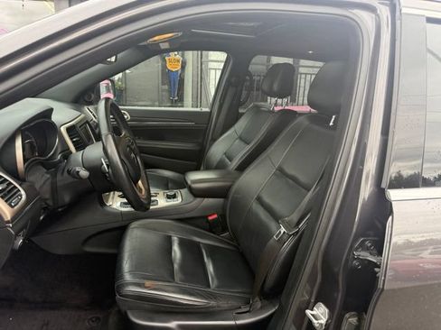 Used 2017 Jeep Grand Cherokee Limited AWD/4WD image 10
