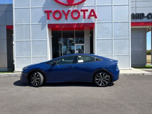 New 2026 Toyota Prius Plug-In Hybrid FWD image 4