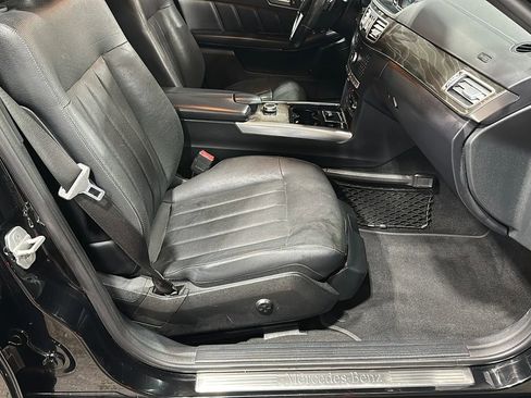 Used 2016 Mercedes-Benz E 400 4MATIC Sedan image 17
