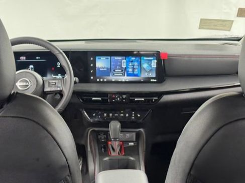 New 2026 Nissan Kicks SR w/ Cold Weather Package AWD/4WD image 16