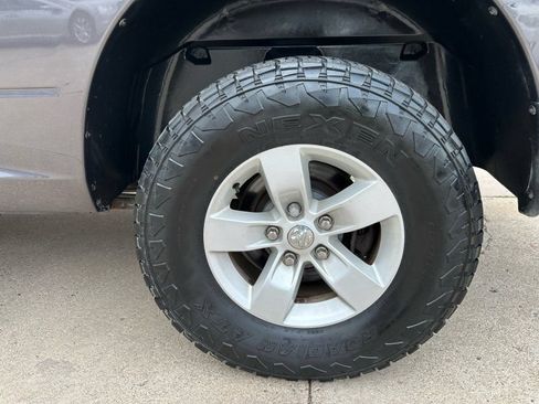 Used 2018 RAM 1500 Express AWD/4WD image 11