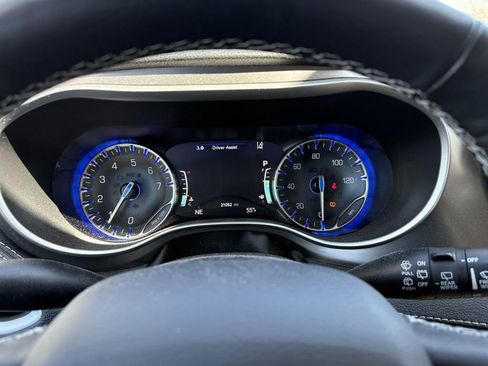 Used 2021 Chrysler Pacifica Touring-L AWD/4WD image 20
