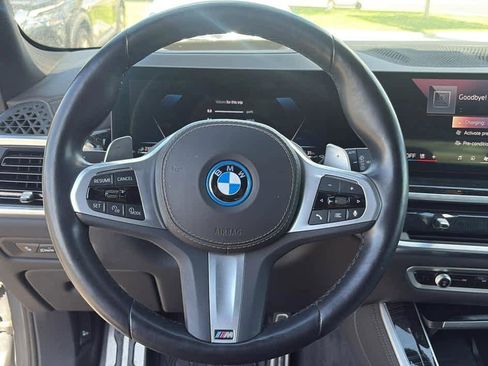Used 2024 BMW X5 xDrive50e w/ M Sport Package AWD/4WD image 13