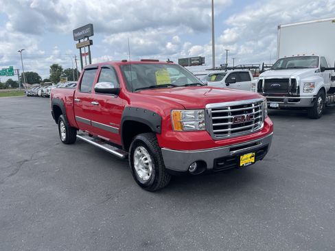 Used 2009 GMC Sierra 2500 SLE w/ SLE Preferred Package AWD/4WD image 2