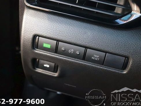 Used 2024 Nissan Sentra SV image 23
