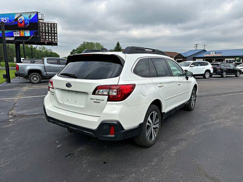 Used 2019 Subaru Outback 3.6R Limited AWD/4WD image 9