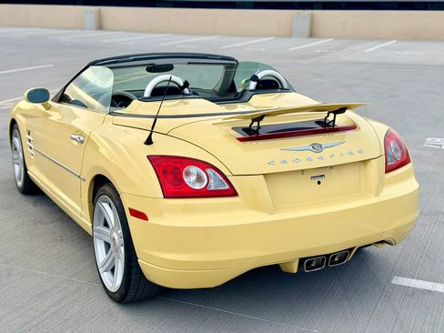 Used 2005 Chrysler Crossfire Limited RWD image 12