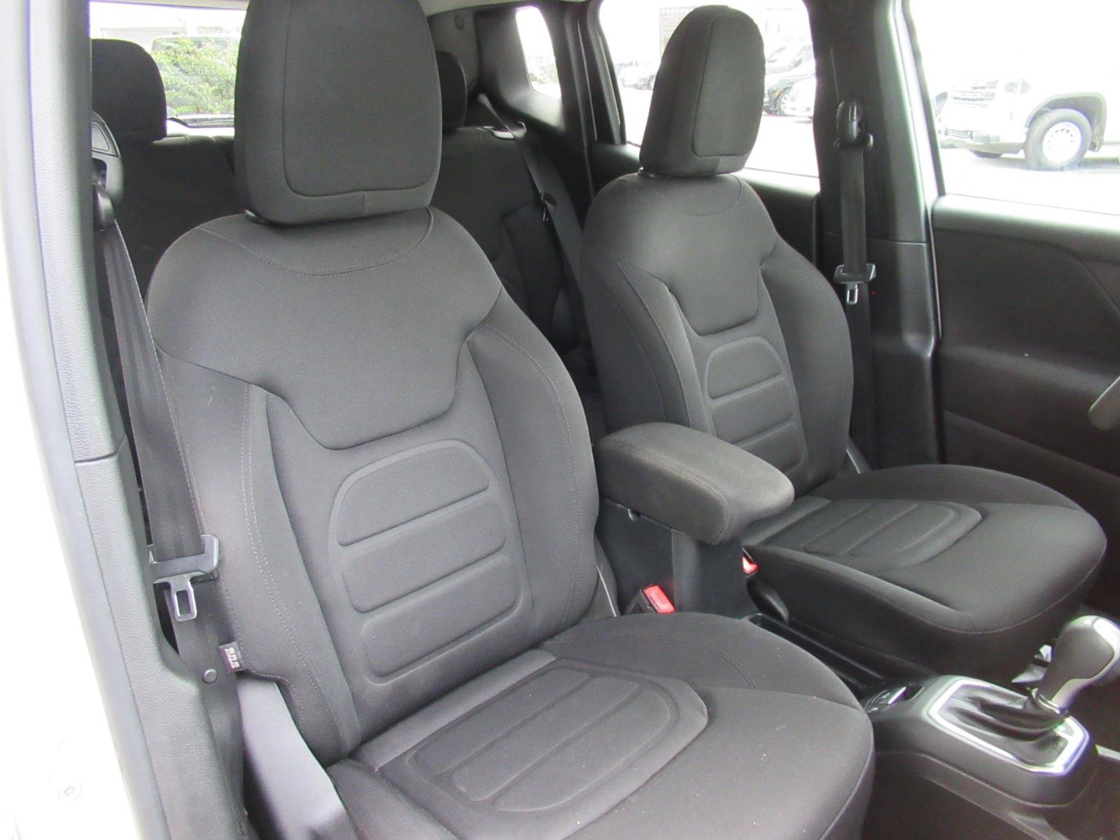 Used 2019 Jeep Renegade Latitude FWD image 9