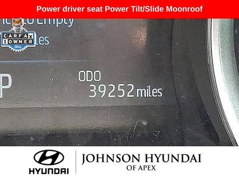 Used 2022 Toyota Camry XLE w/ Navigation Upgrade Package FWD image 5