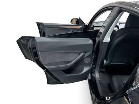 Certified 2023 Tesla Model Y Performance AWD/4WD image 10