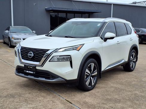 Used 2023 Nissan Rogue SL w/ SL Premium Package FWD image 3