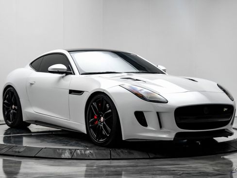 Used 2016 Jaguar F-TYPE R image 18