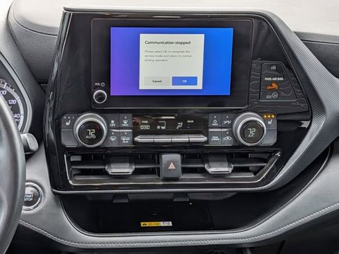 Used 2023 Toyota Highlander XSE FWD image 14
