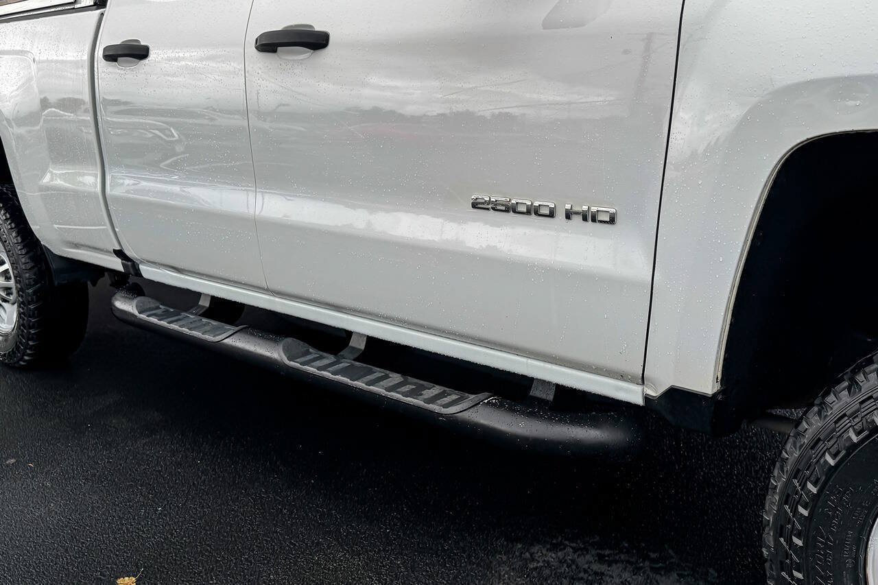 Used 2018 Chevrolet Silverado 2500 W/T w/ Snow Plow Prep Package AWD/4WD image 10