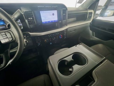 Used 2024 Ford F250 XL w/ XL Chrome Package image 25