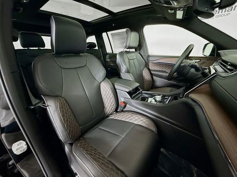 New 2025 Jeep Grand Cherokee Summit w/ Obsidian Package image 29