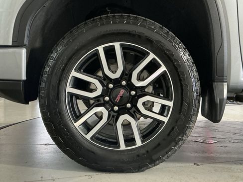 Used 2024 GMC Sierra 1500 AT4 w/ Technology Package AWD/4WD image 13