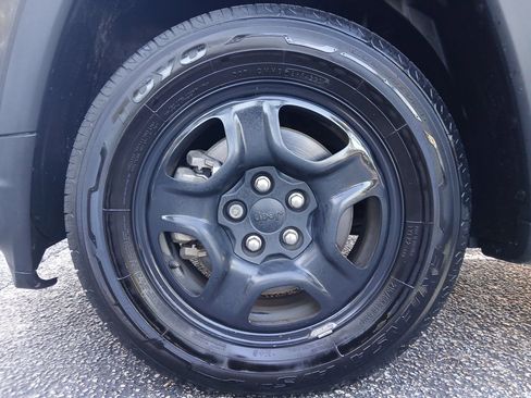Used 2019 Jeep Compass Sport FWD image 31