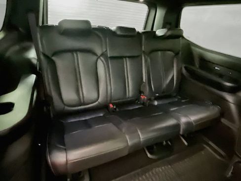 Used 2022 Jeep Wagoneer Series III w/ Premium Group I AWD/4WD image 30