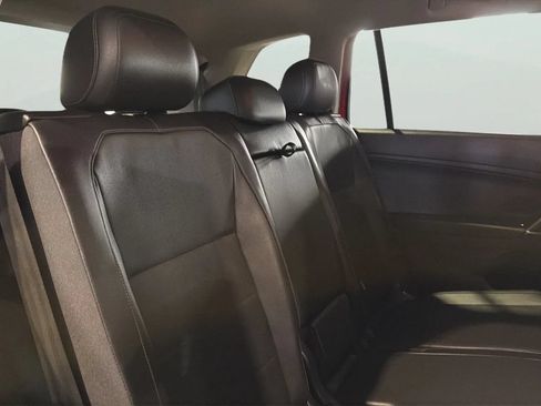 Used 2018 Volkswagen Tiguan SEL FWD image 54