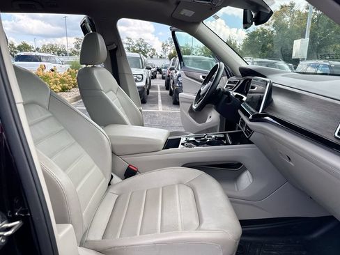 Used 2024 Volkswagen Atlas SEL AWD/4WD image 23