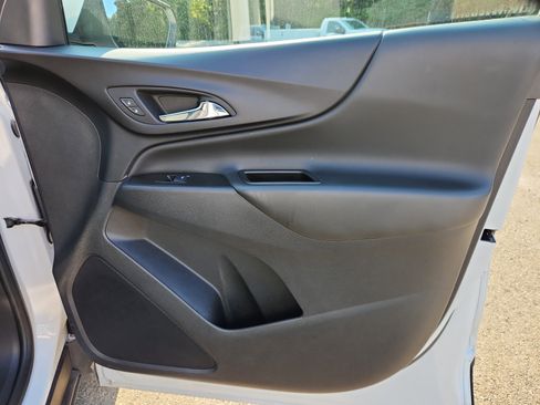 Used 2024 Chevrolet Equinox LT image 47