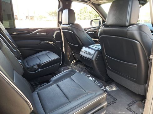 Used 2023 Cadillac Escalade ESV Sport AWD/4WD image 11