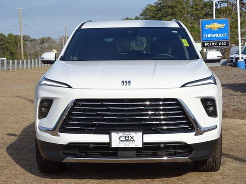 Used 2025 Buick Enclave Preferred image 6