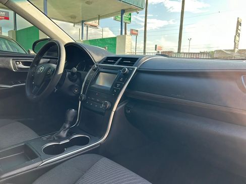 Used 2016 Toyota Camry LE FWD image 15