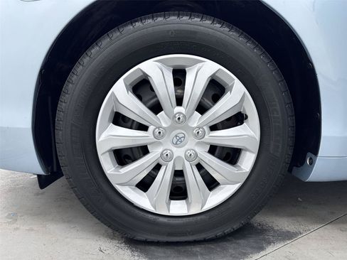 Used 2009 Toyota Camry LE FWD image 10