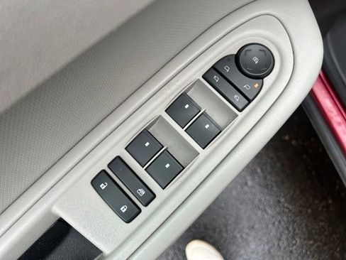 Used 2010 Chevrolet Traverse LTZ image 13