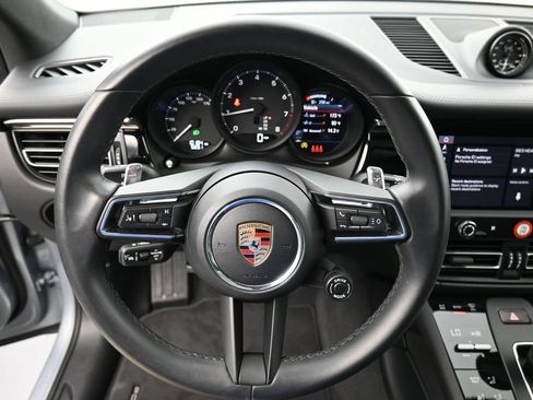 Certified 2026 Porsche Macan AWD/4WD image 12