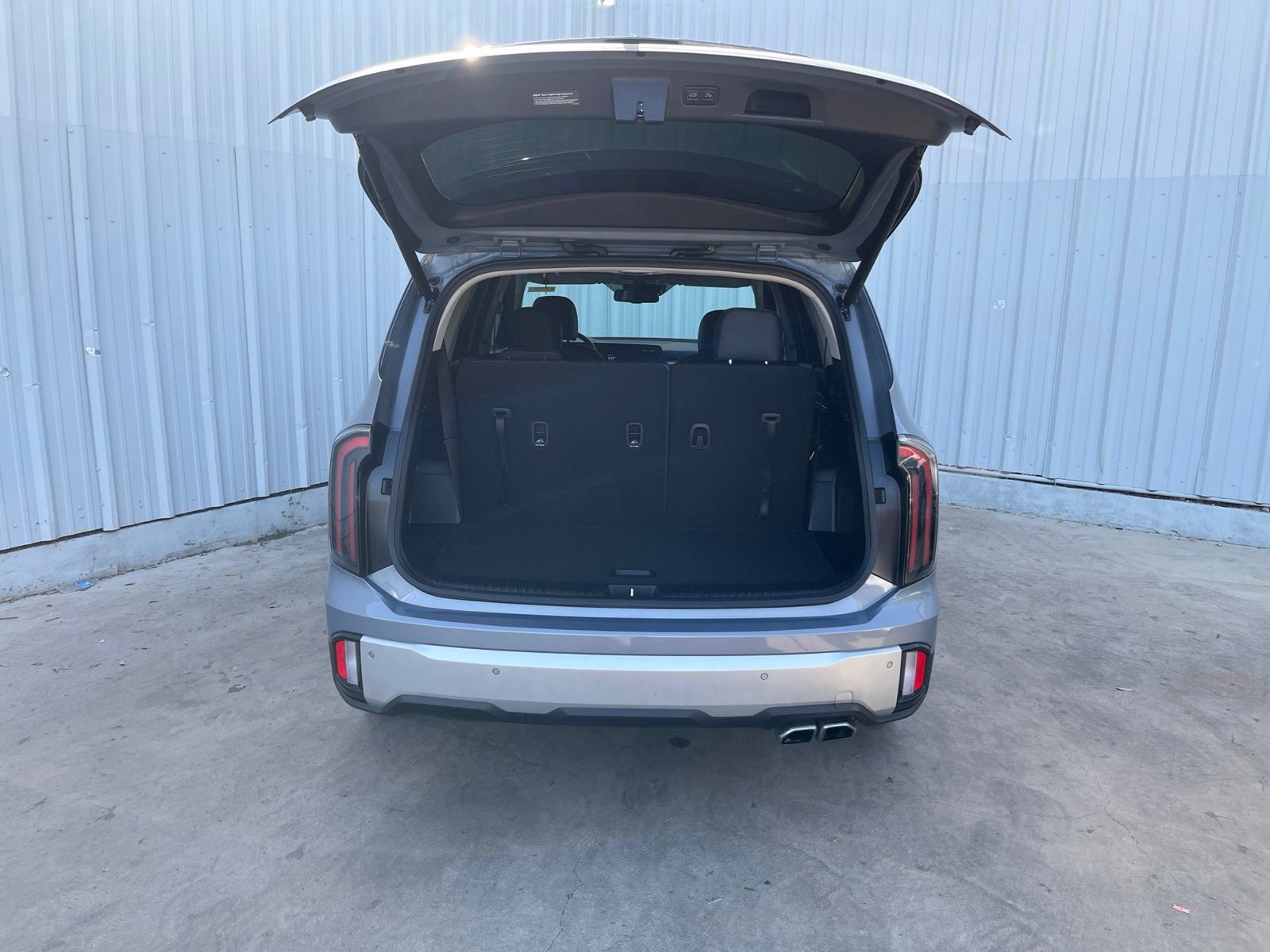 Used 2024 Kia Telluride EX w/ EX Captain's Chair Package AWD/4WD image 8