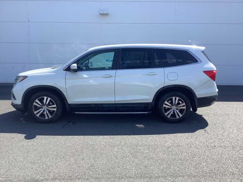 Used 2016 Honda Pilot EX image 2