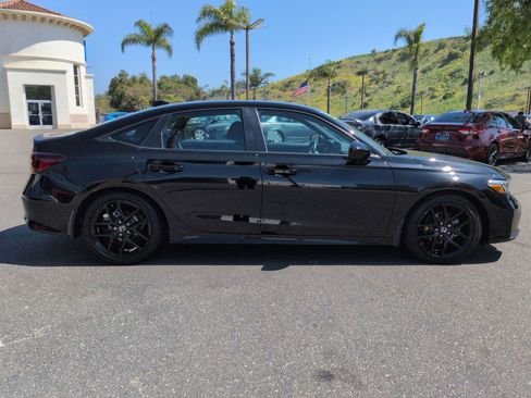 Used 2025 Honda Civic Sport image 6