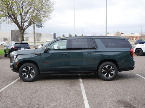 New 2026 GMC Yukon XL AT4 w/ AT4 Premium Plus Package AWD/4WD image 4