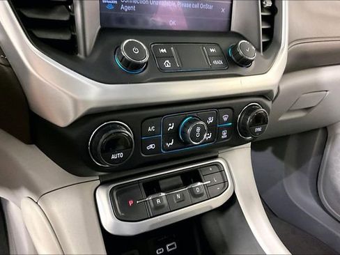 Used 2021 GMC Acadia SLT w/ Technology Package FWD image 14