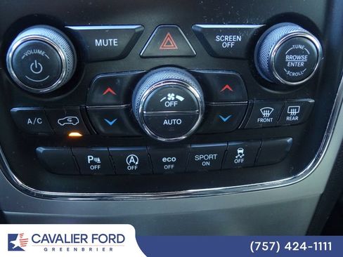 Used 2019 Jeep Grand Cherokee Laredo RWD image 25