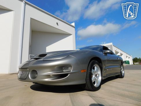 Used 2002 Pontiac Firebird Formula RWD image 6